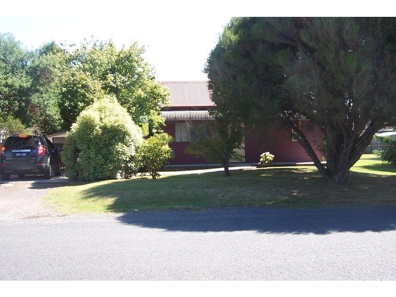 17 Lytton Road, Moss Vale NSW 2577
