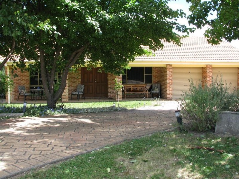 6 Rebecca Place, Moss Vale NSW 2577