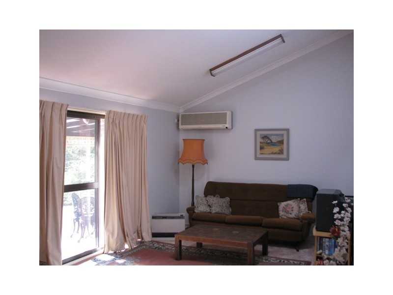 15 Mawson Terrace, Moss Vale NSW 2577