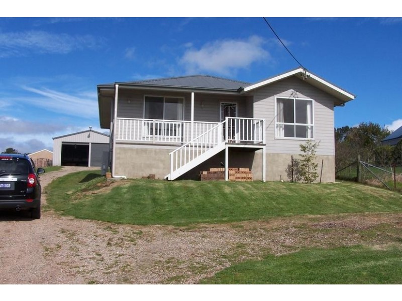 61 May Street, Robertson NSW 2577
