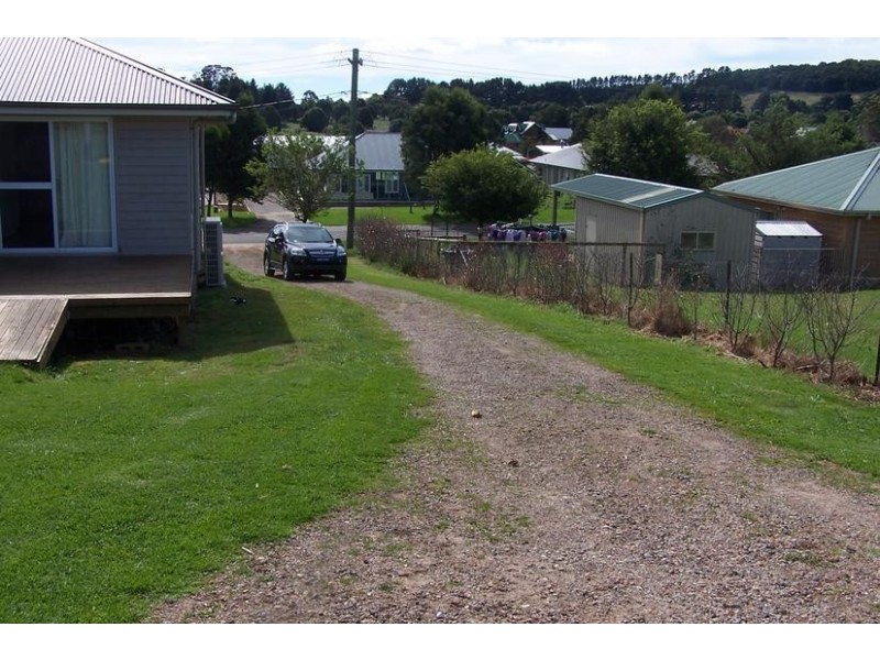 61 May Street, Robertson NSW 2577