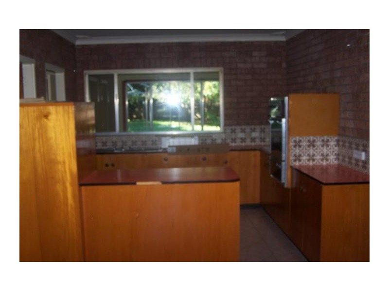 4 Hoskins Street, Moss Vale NSW 2577