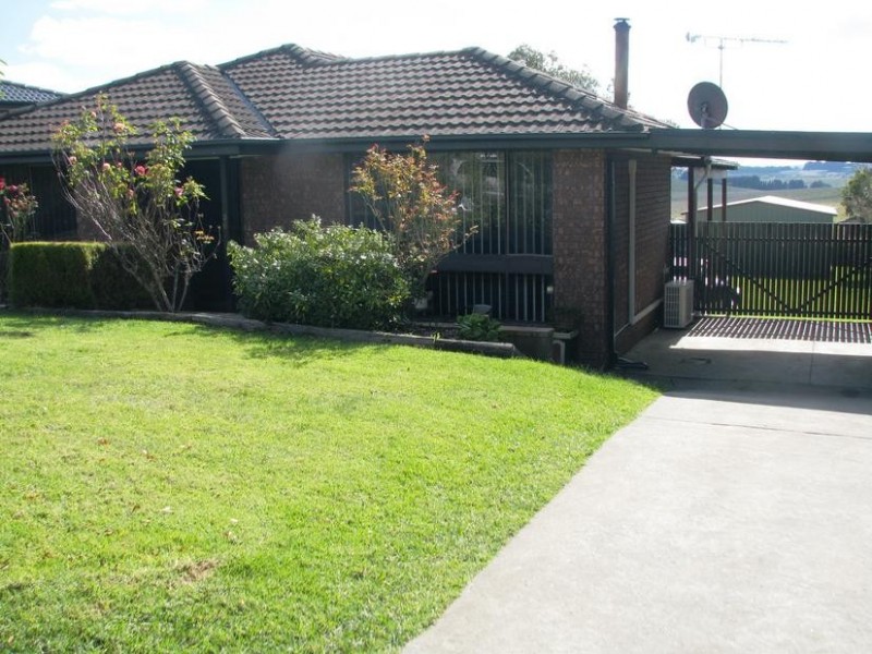 36 Cherry Tree Close, Moss Vale NSW 2577