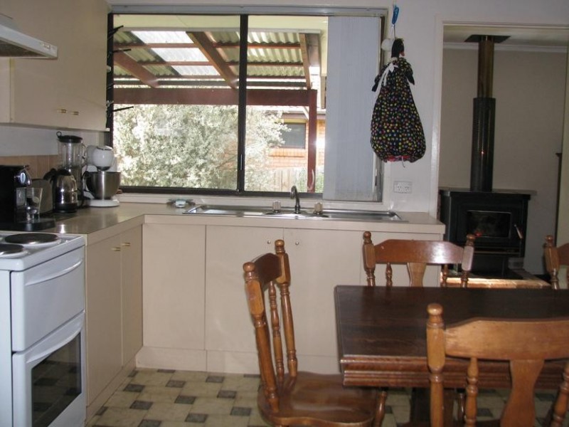 36 Cherry Tree Close, Moss Vale NSW 2577