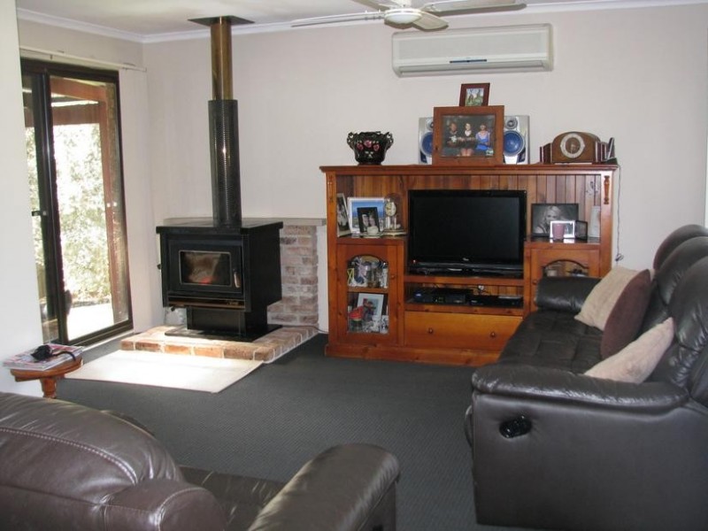 36 Cherry Tree Close, Moss Vale NSW 2577