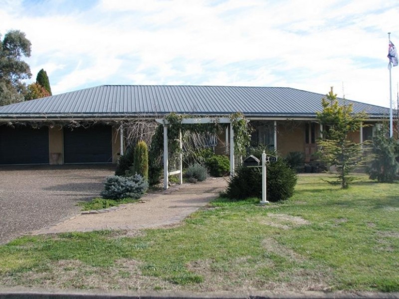 23 Kennedy Close, Moss Vale NSW 2577