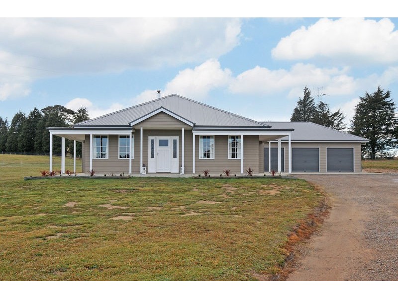 25 Woodside Drive, Moss Vale NSW 2577