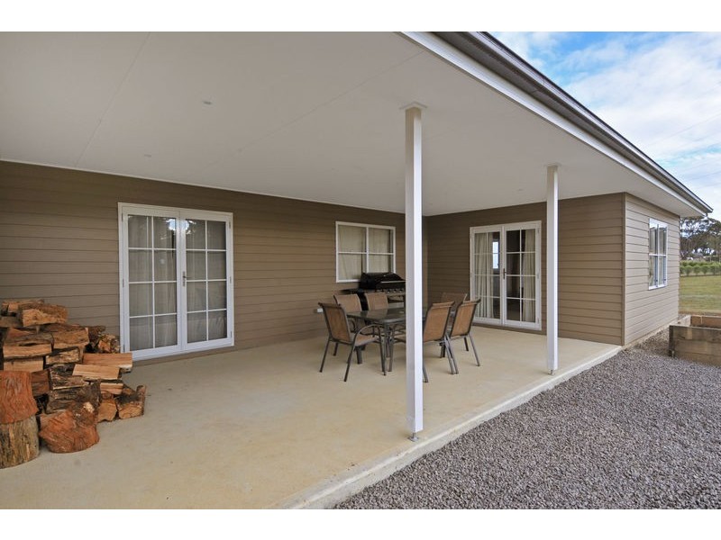25 Woodside Drive, Moss Vale NSW 2577