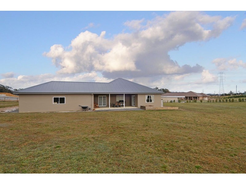 25 Woodside Drive, Moss Vale NSW 2577