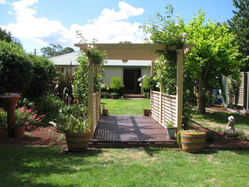 20 Railway Parade, Medway NSW 2577