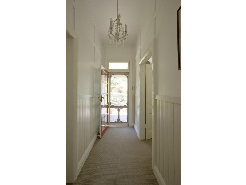 8 Berrima Road, Moss Vale NSW 2577