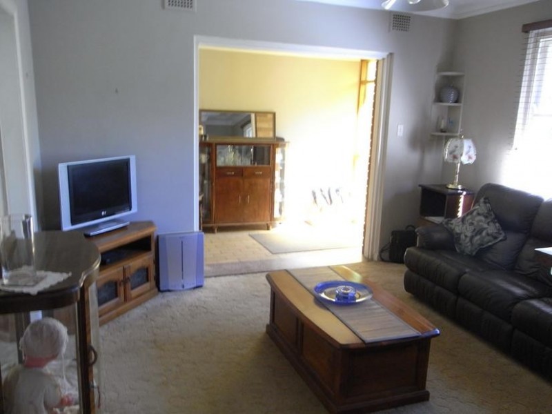 48 Yarrawa St, Moss Vale NSW 2577