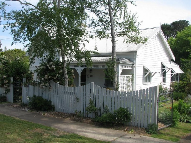 11 Elizabeth St, Moss Vale NSW 2577