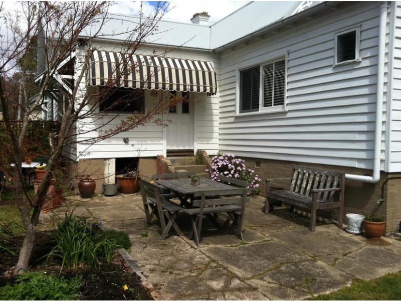 11 Elizabeth St, Moss Vale NSW 2577