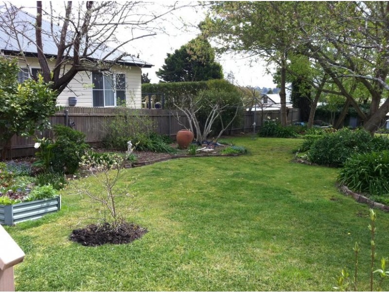 11 Elizabeth St, Moss Vale NSW 2577