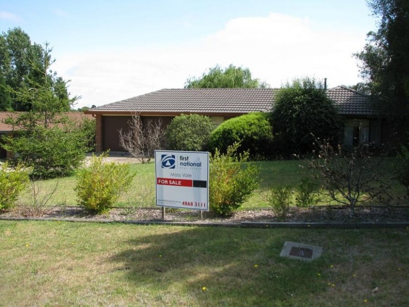 17 Denham Cl, Moss Vale NSW 2577