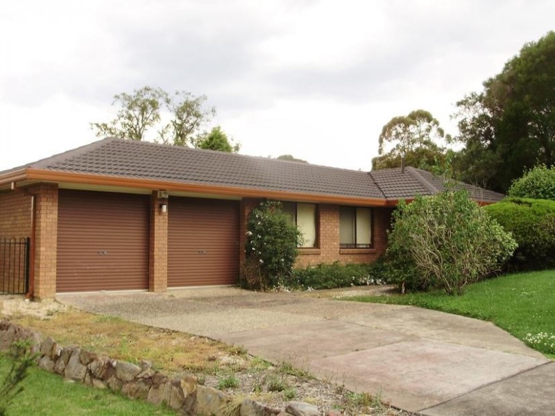 17 Denham Cl, Moss Vale NSW 2577