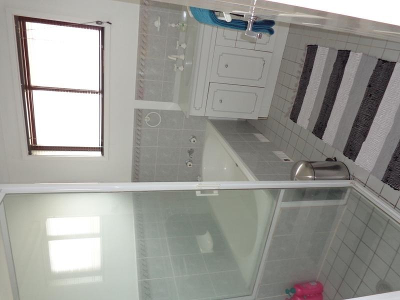 2a Merrett Drive, Moss Vale NSW 2577