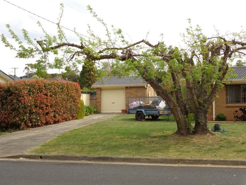 2a Merrett Drive, Moss Vale NSW 2577