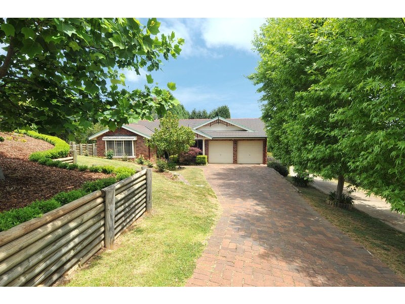 11 Thwaites Dr, Moss Vale NSW 2577