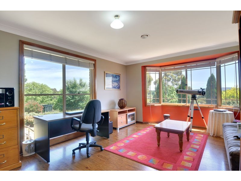 11 Thwaites Dr, Moss Vale NSW 2577