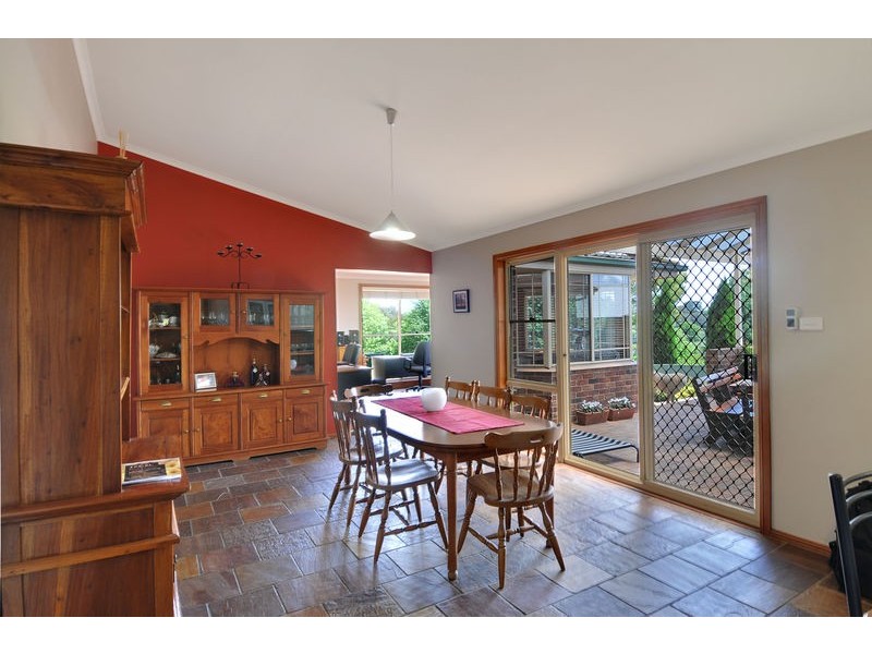 11 Thwaites Dr, Moss Vale NSW 2577