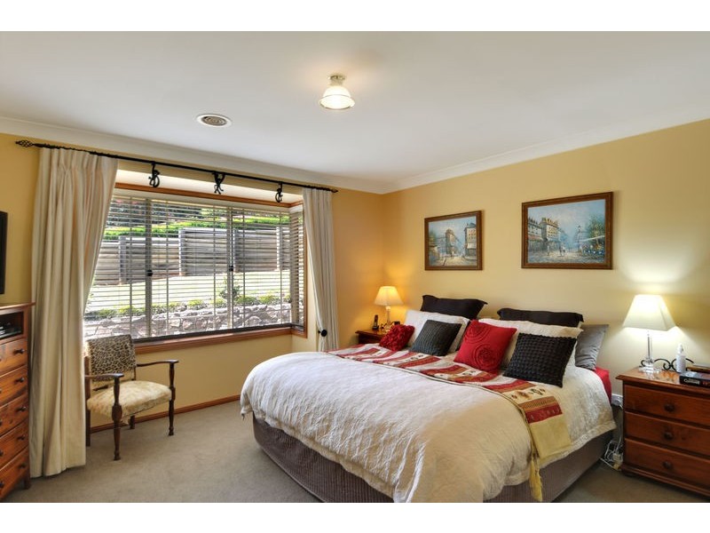 11 Thwaites Dr, Moss Vale NSW 2577