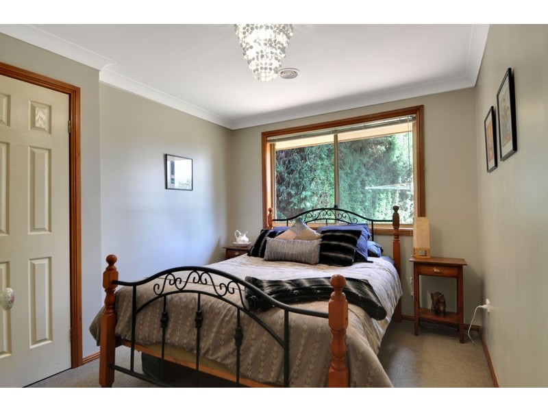 11 Thwaites Dr, Moss Vale NSW 2577