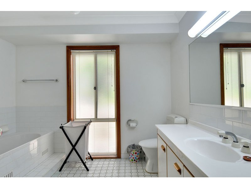 11 Thwaites Dr, Moss Vale NSW 2577