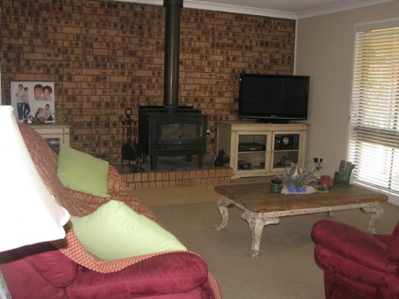 2 Dangar Crescent, Moss Vale NSW 2577