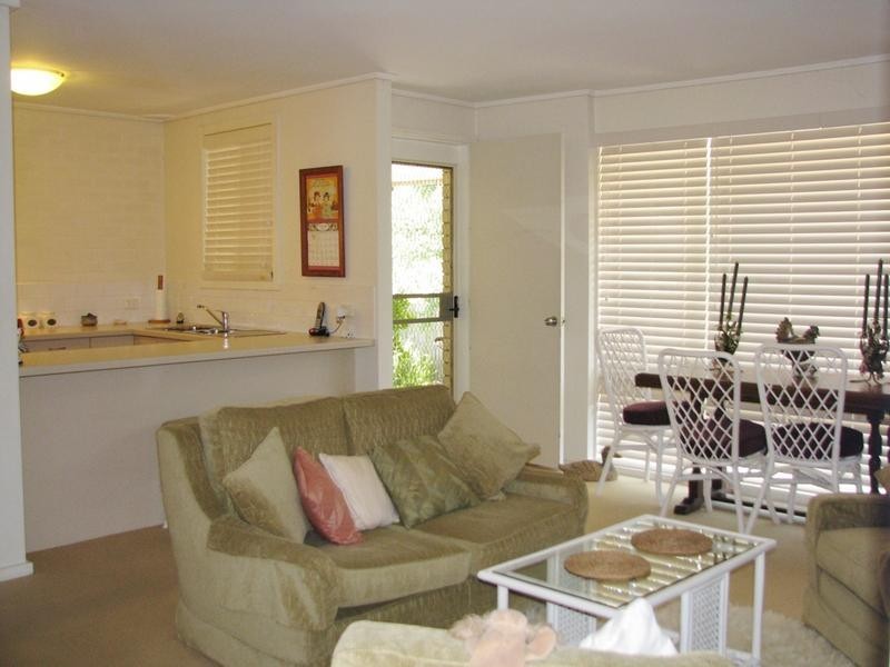 2/10 Arthur Street`, Moss Vale NSW 2577