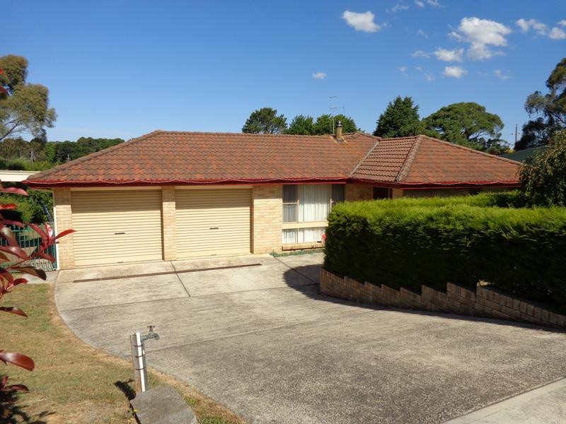 18 Cherrytree Close, Moss Vale NSW 2577
