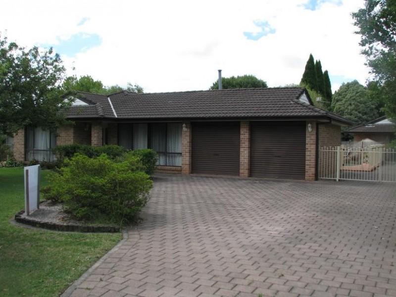 10 Semkin St, Moss Vale NSW 2577