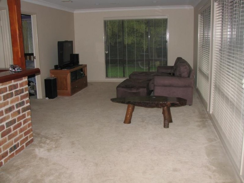 10 Semkin St, Moss Vale NSW 2577