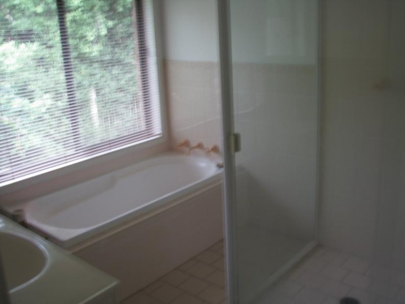 10 Semkin St, Moss Vale NSW 2577