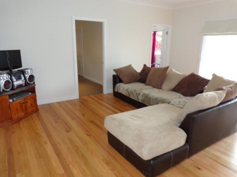 15 Gibbons Road, Moss Vale NSW 2577