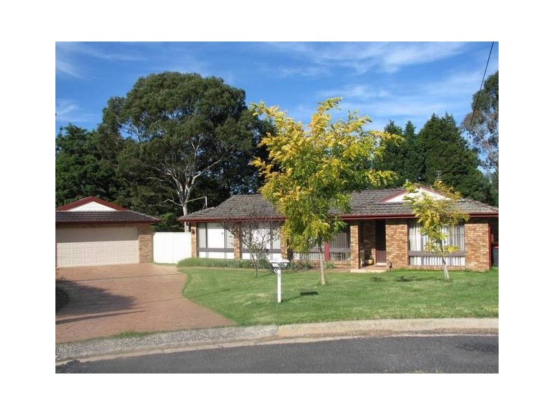 8 Highlands Close, Moss Vale NSW 2577