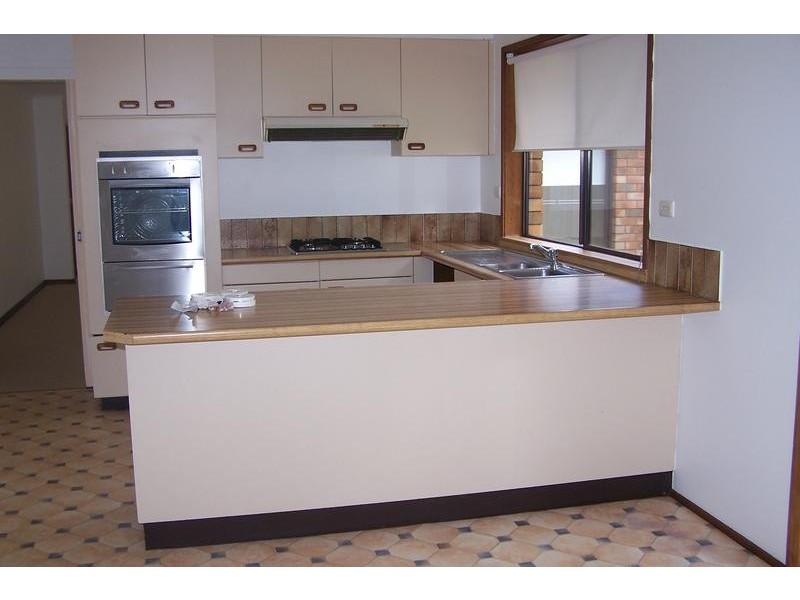 8 Highlands Close, Moss Vale NSW 2577