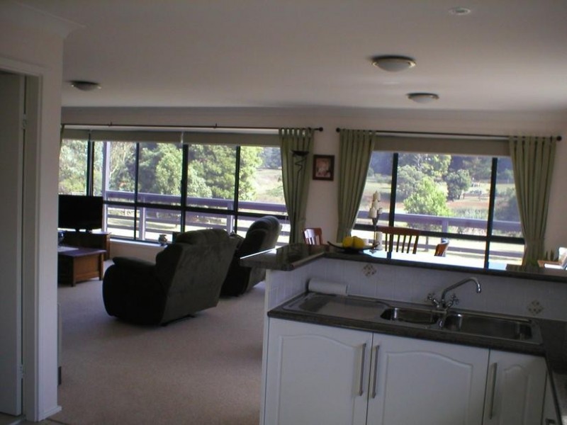 3 Meadows Lane, Robertson NSW 2577