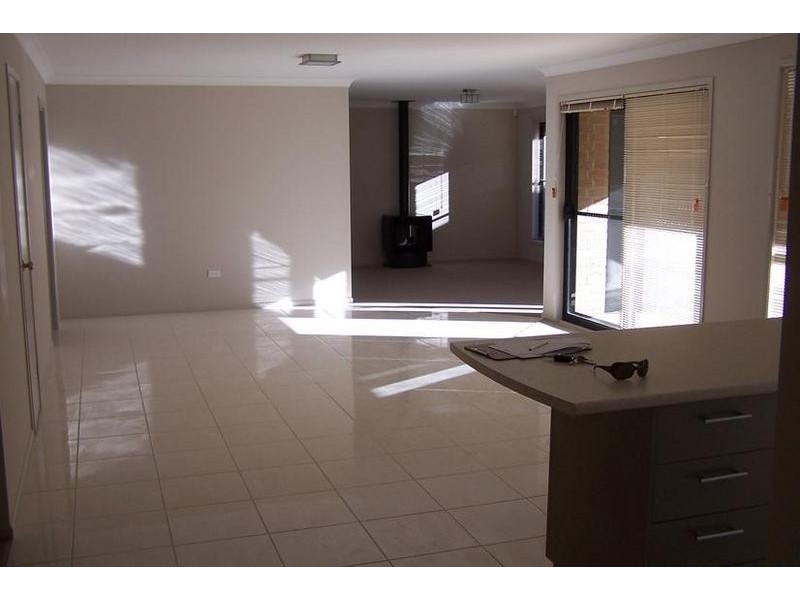 36 Beaconsfield Road, Moss Vale NSW 2577