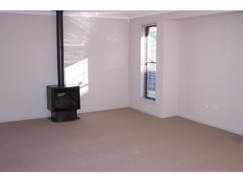 36 Beaconsfield Road, Moss Vale NSW 2577