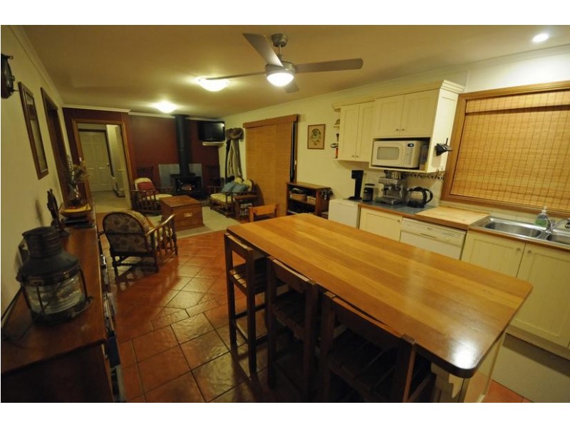 49 Beaconsfield Rd, Moss Vale NSW 2577