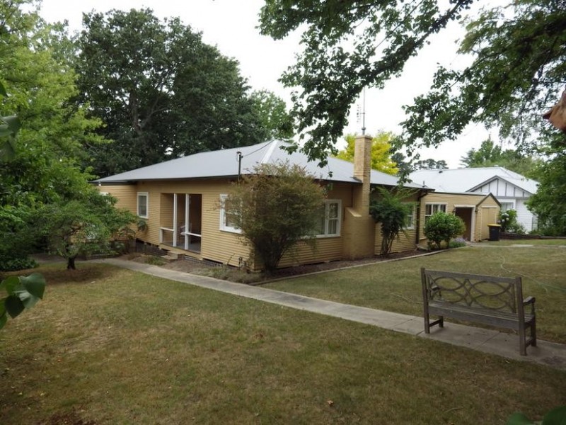 19 Caber St, Moss Vale NSW 2577