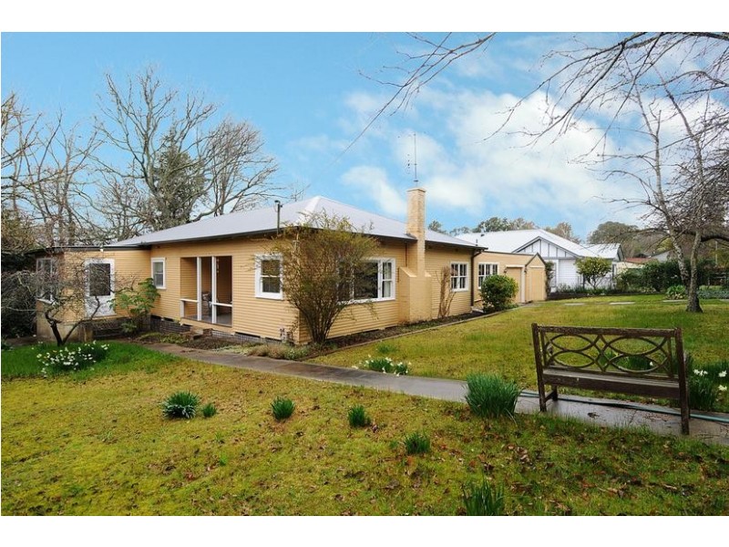 19 Caber St, Moss Vale NSW 2577