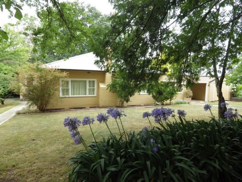 19 Caber St, Moss Vale NSW 2577