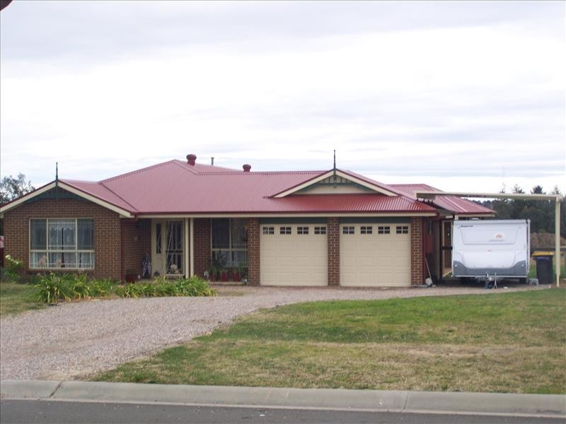 22 Woodside Drive, Moss Vale NSW 2577