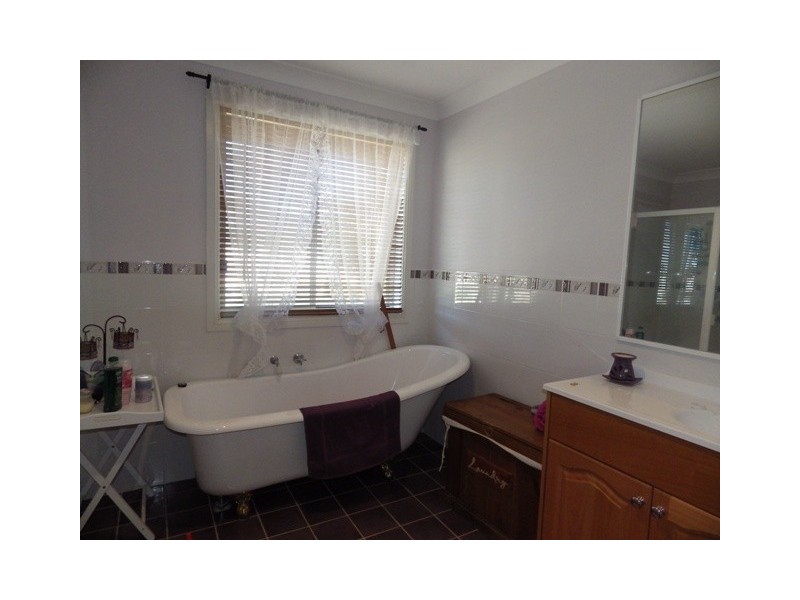 22 Woodside Drive, Moss Vale NSW 2577