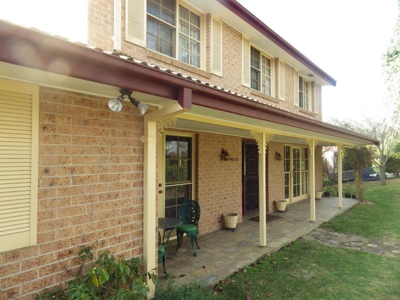 2 Highlands Close, Moss Vale NSW 2577