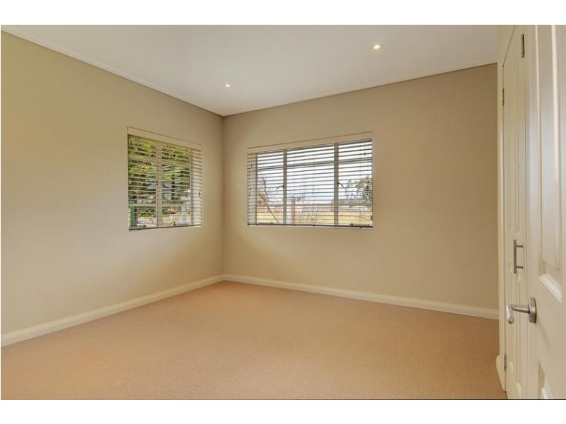 21 Lytton Rd, Moss Vale NSW 2577