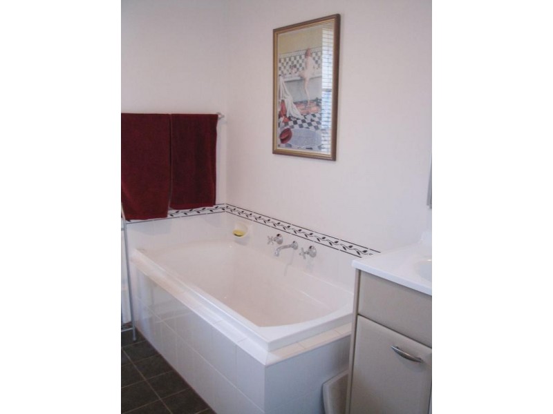 7 Gibbons Road, Moss Vale NSW 2577